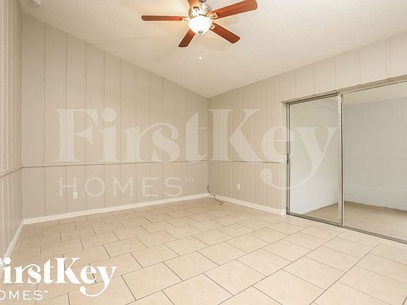 4th image of 2045 Houndslake Dr