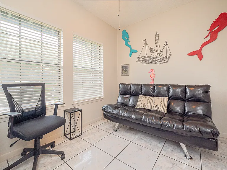 210 Oak Bay St #403 — Photo 33