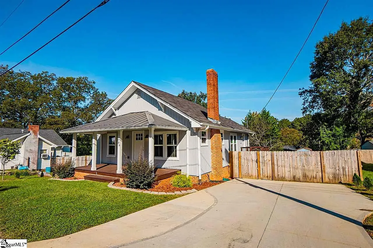 2 bed, 1050 sqft, $1,800 — Photo 3
