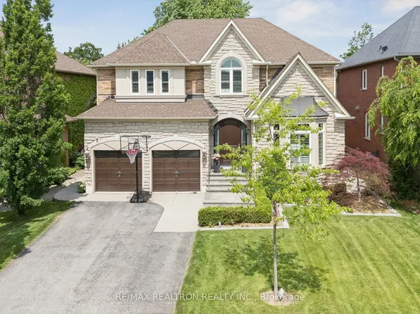 2207 Mariposa Rd, Oakville, ON L6M 4S1