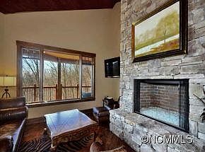 5th image of 321 Austin Mountain Dr