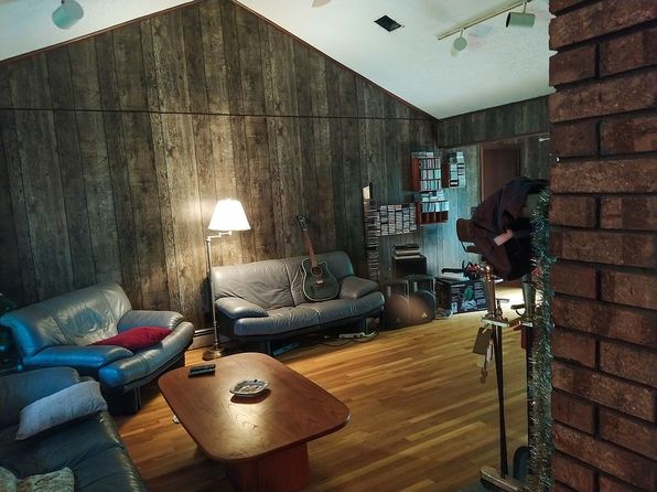203 Mountain Ave