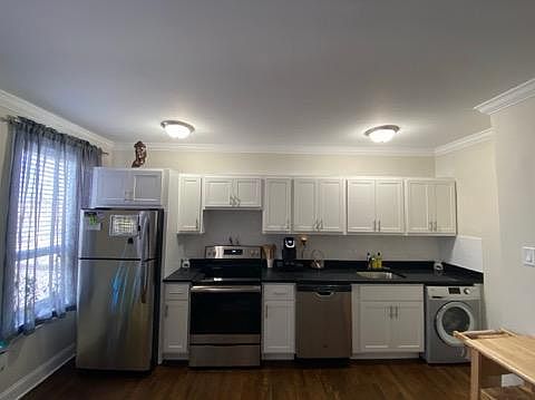 4th image of 3342-3345 N Marshfield Ave #45