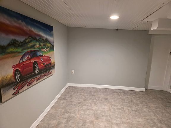 5th image of 284 Hamilton Ave Floor 1