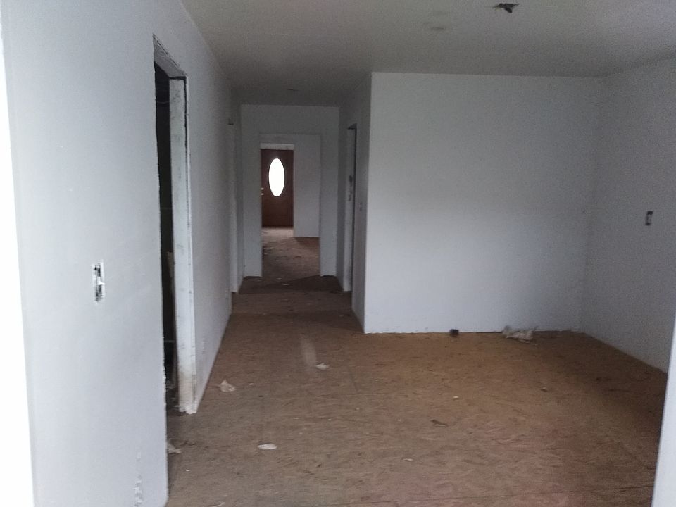 1st image of 13 Woodward Ct
