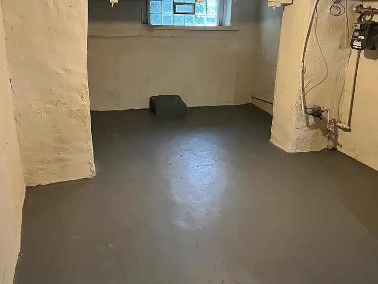 145 E Pleasant St — Photo 20