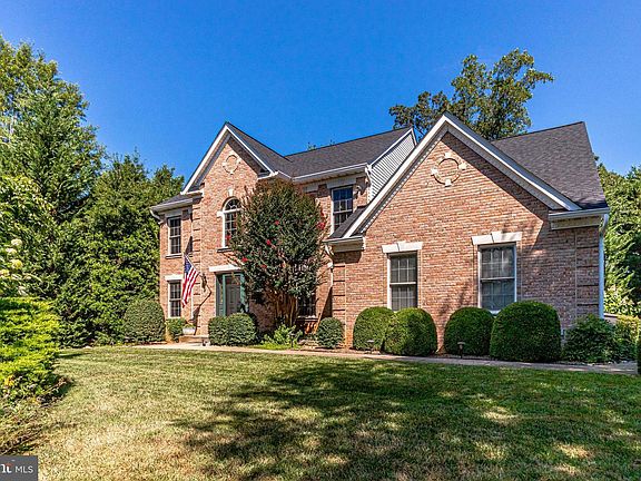 3rd image of 7401 Silent Willow Ct