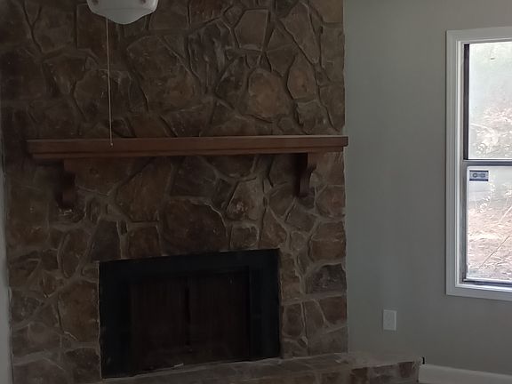 3rd image of 679 Burnt Creek Dr
