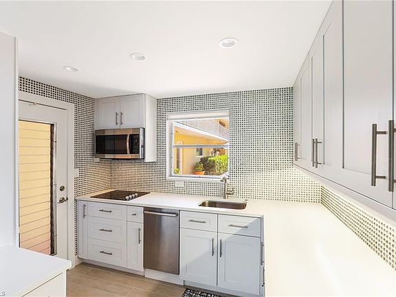 3rd image of 506 Broad Ave S #506