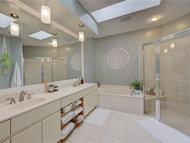 8171 Hampton Wood Dr — Photo 17