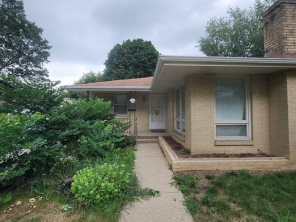 4th image of 116 Vale Ave N