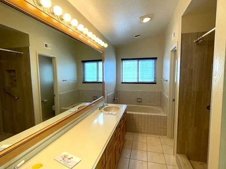 526 Trailridge Dr — Photo 14