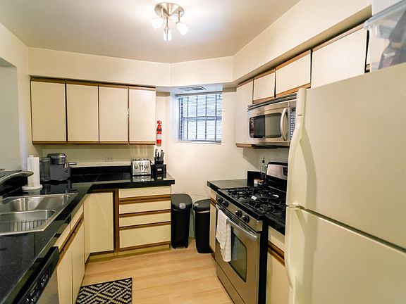 4th image of 4011 N Kenmore Ave APT G1