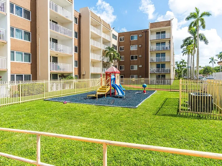 6950 Miami Gardens Dr #2-501 — Photo 11
