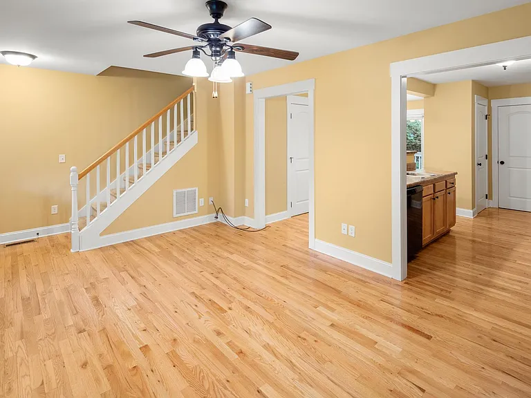 8 Cottage Cove Ln — Photo 4