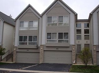 640 Diamond Pointe Dr, Mundelein, IL 60060