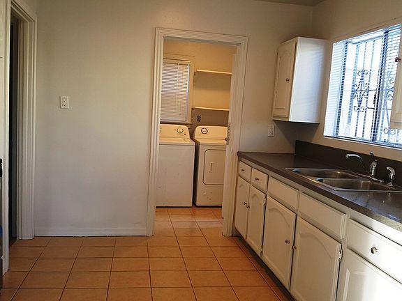 5th image of 539 W 88th Pl