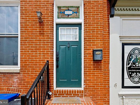 2nd image of 2106 Fleet St