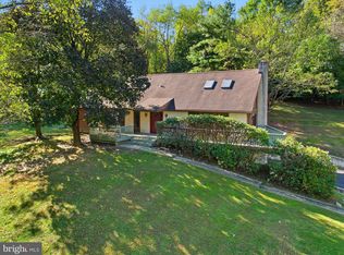 2 Carriage Ln, Chester Springs, PA 19425