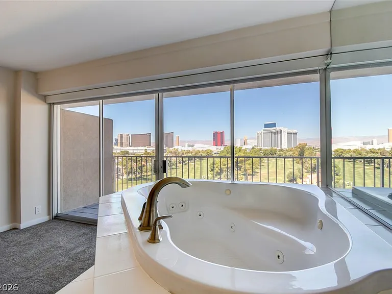 3111 Bel Air Dr #8E — Photo 26