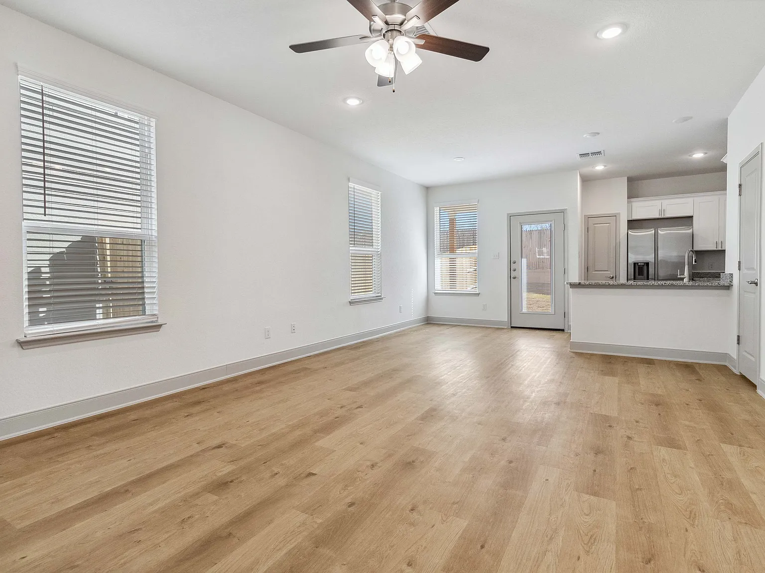 3 bed, 1505 sqft, $1,600 — Photo 2