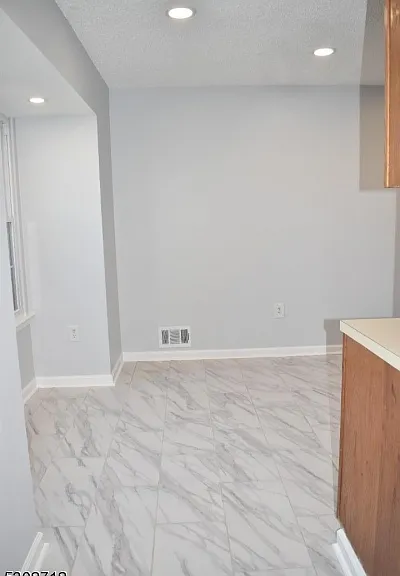 7 Kirby Ln — Photo 6