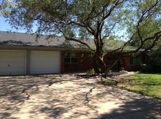 1407 E Cimarron Rd, Hobbs, NM 88240