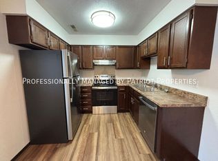830 Hawkeye Dr #4, Dubuque, IA 52001