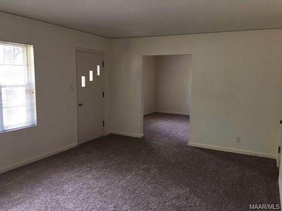 5th image of 2716 Montrose Ave