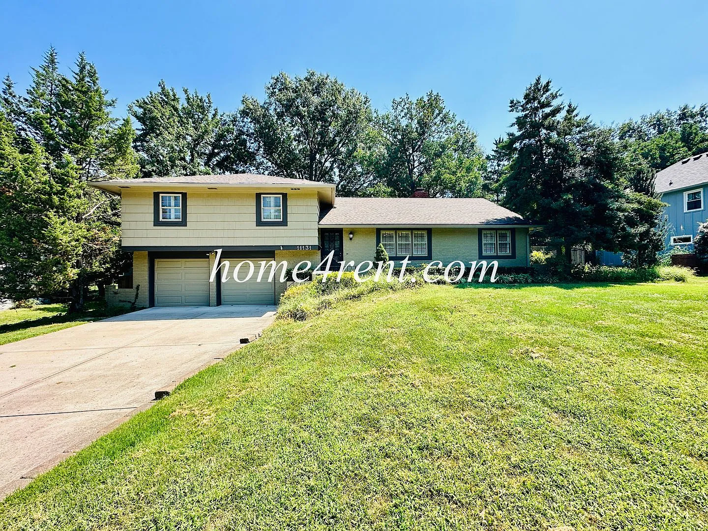 Gorgeous Home in South KC Featuring an Updated Kitchen, Multiple Living Spaces, Wood Floors and a... — Photo 1