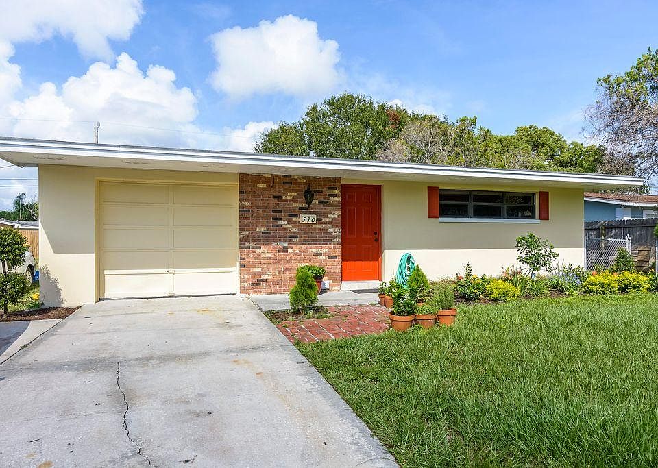 1st image of 570 Teak Dr