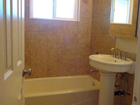 4th image of 4773 Mission Blvd APT I