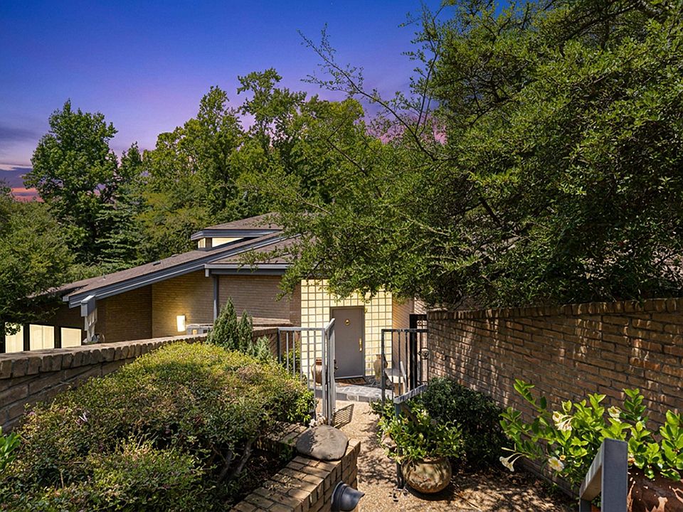 1st image of 18 Palisades Blvd