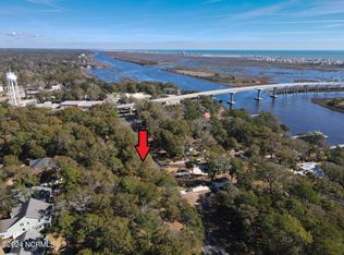 200 Shoreline Dr W, Sunset Beach, NC 28468