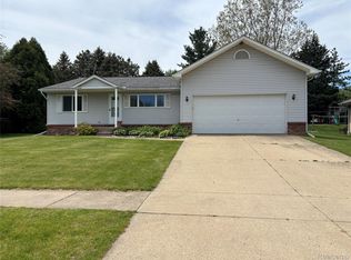 268 Jonathon Dr, Almont, MI 48003