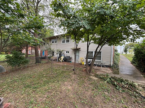 4th image of 1504 Sylvan Ln