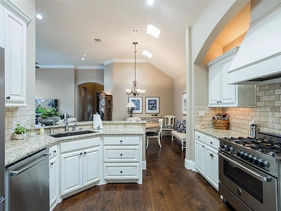 3rd image of 6160 Stapleford Cir