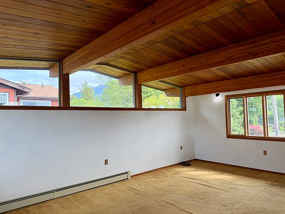 3rd image of 105 Erler St