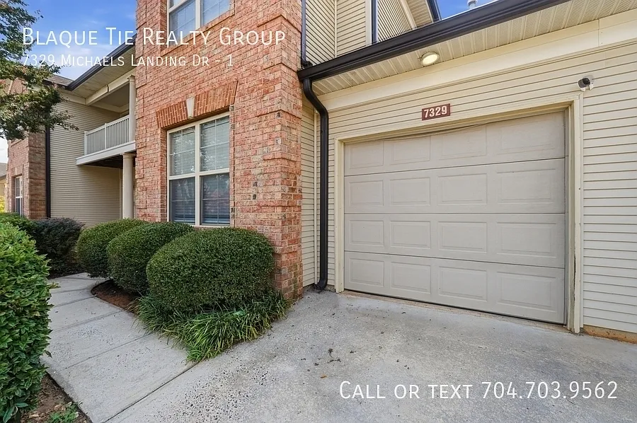 2 bed, $1,895 — Photo 2