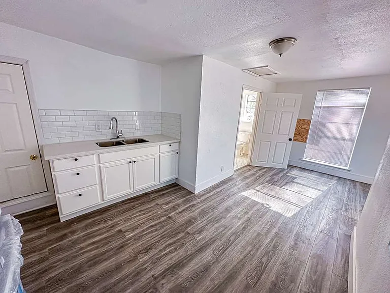 2555 Pierce St — Photo 6