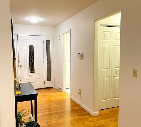 3rd image of 147 Acorn Dr