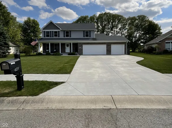 425 S Bridge Water Ln, Muncie, IN 47304