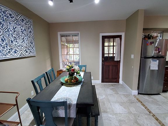 5th image of 3146 70th St
