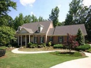 565 Laurel Oaks Ln, Milton, GA 30004
