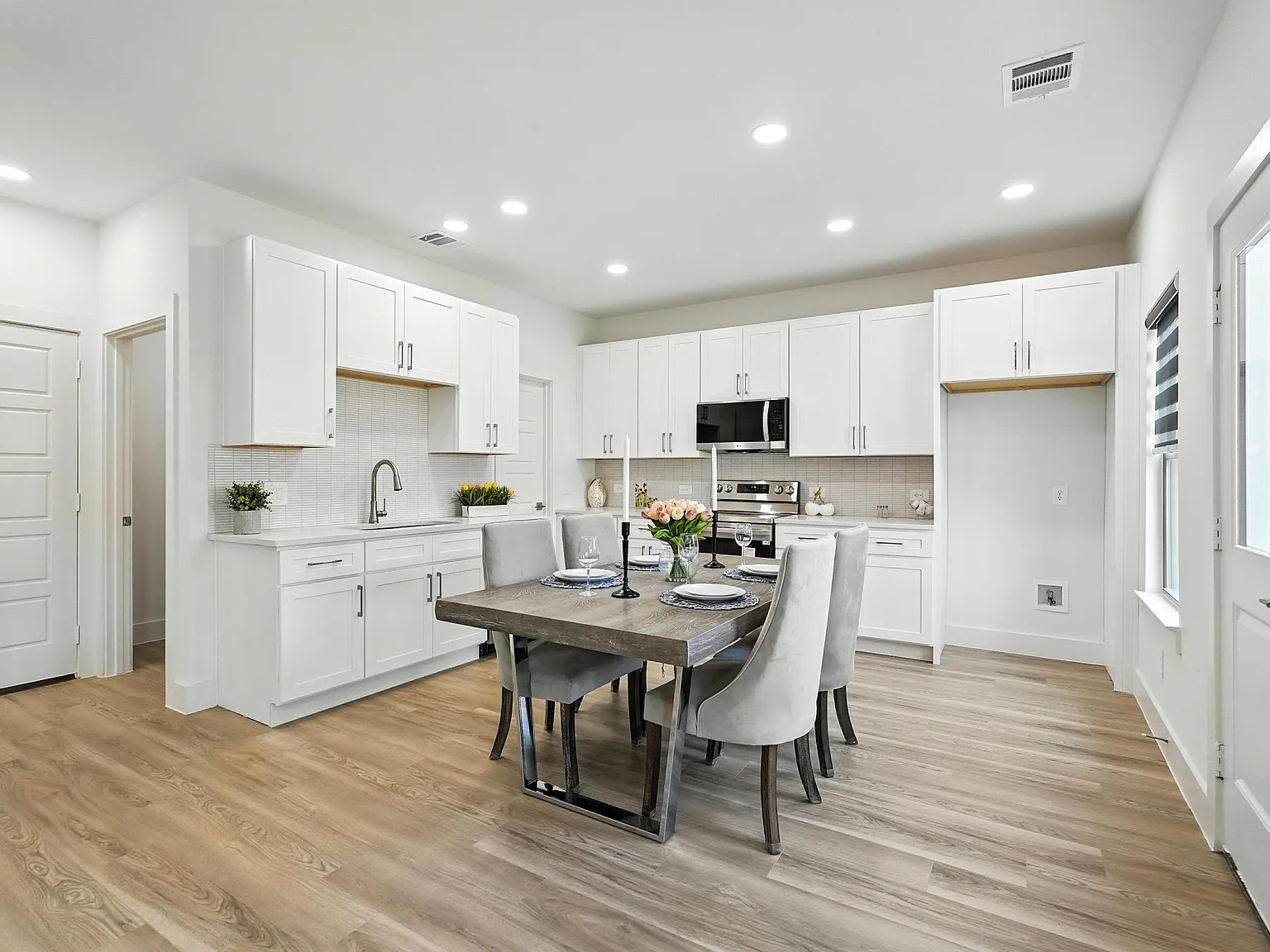 3 bed, 2.5 bath, 1778 sqft, $2,600 — Photo 4