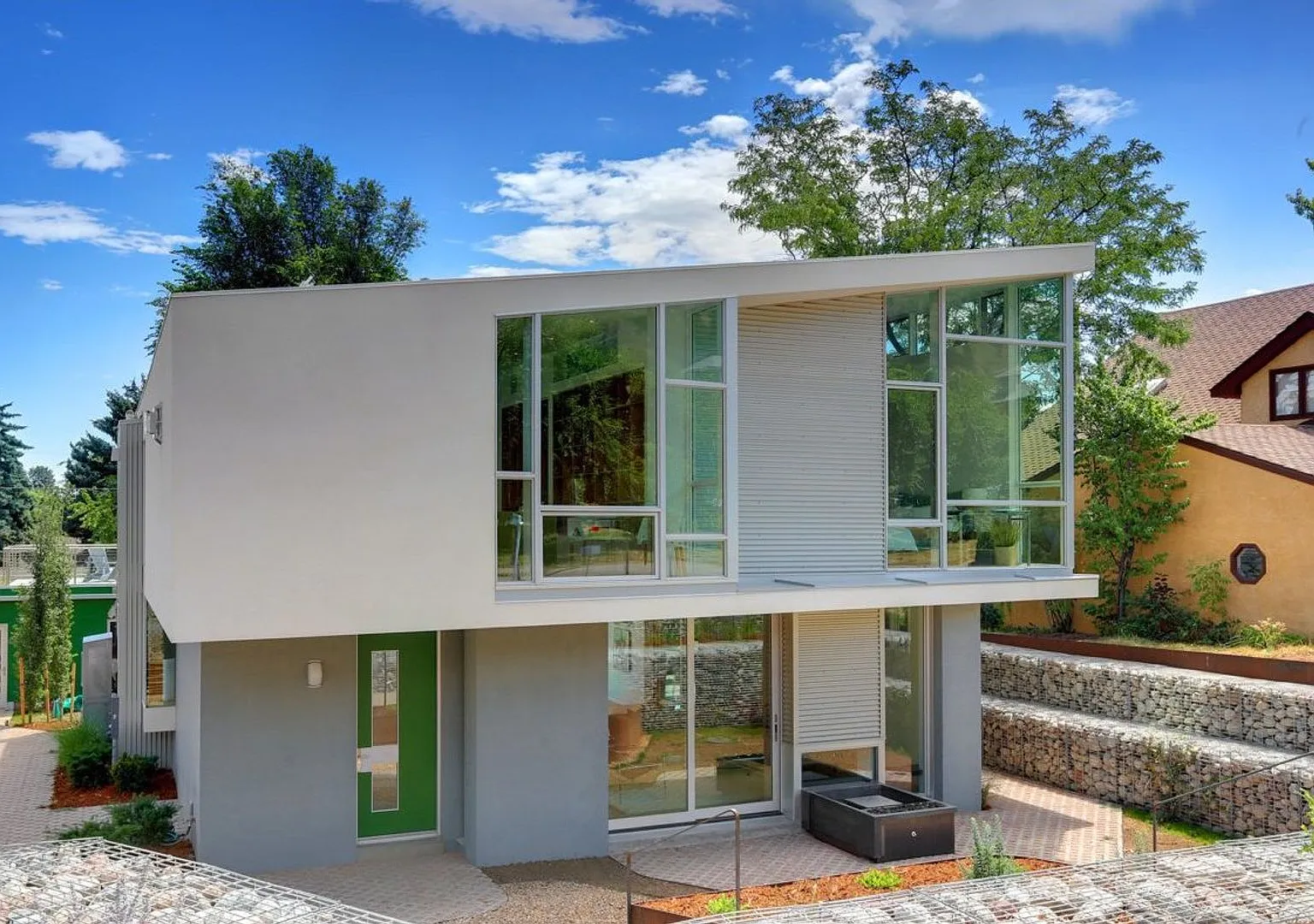 Modern 3 Bed 3 Bath Home Close to Chautauqua Park — Photo 2