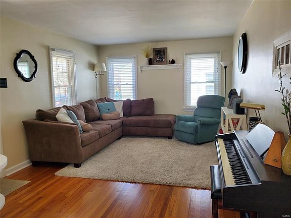 4th image of 2806 Hilldale Ave