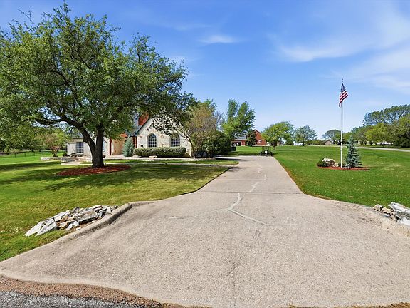4th image of 424 Preakness Place Rd