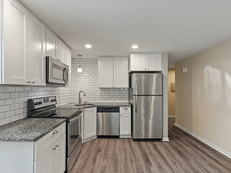 29 E 6th Ave #302 — Photo 2