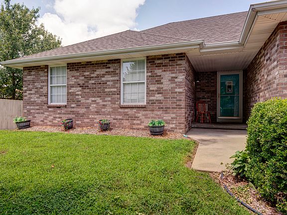 2nd image of 313 N Richards Castle Drive